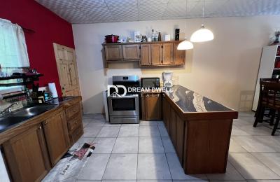 Canary Courts Top Floor  Condo For Sale