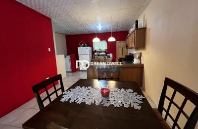 Canary Courts Top Floor  Condo For Sale